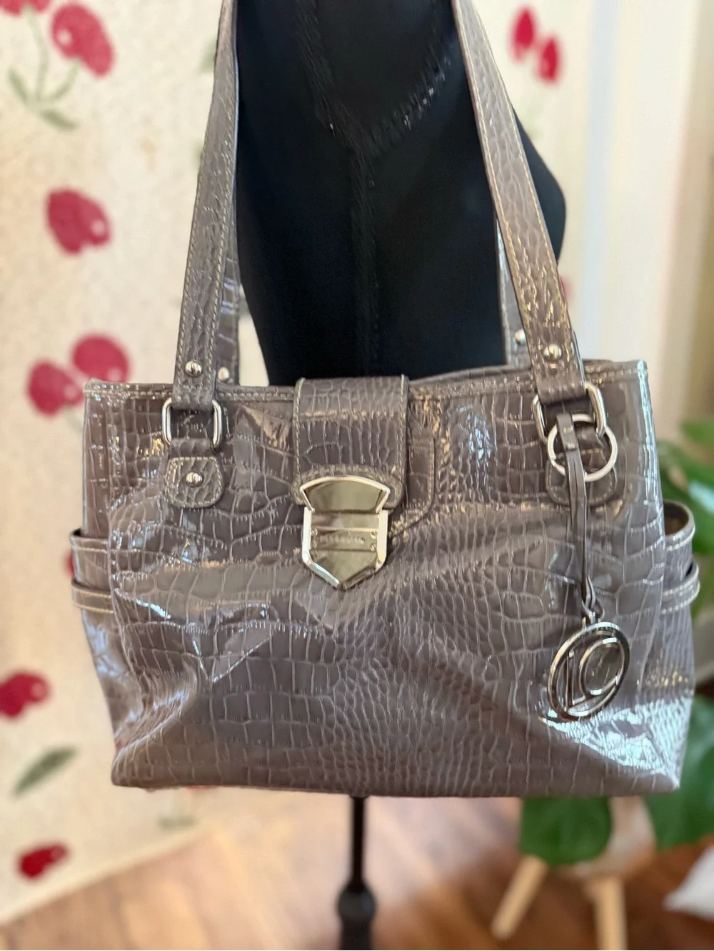 Liz Claiborne Croc Purse Bag in Grey/Silver with Silver Hardware